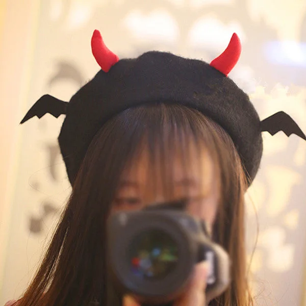 Deep Discounts Cute devil wings beret yv42319